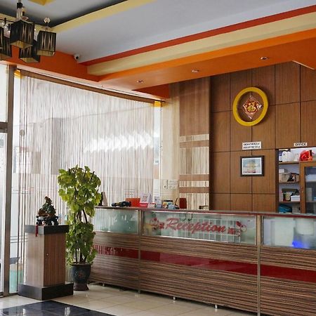 Oyo 2291 Hotel Bahagia Makassar Exterior photo