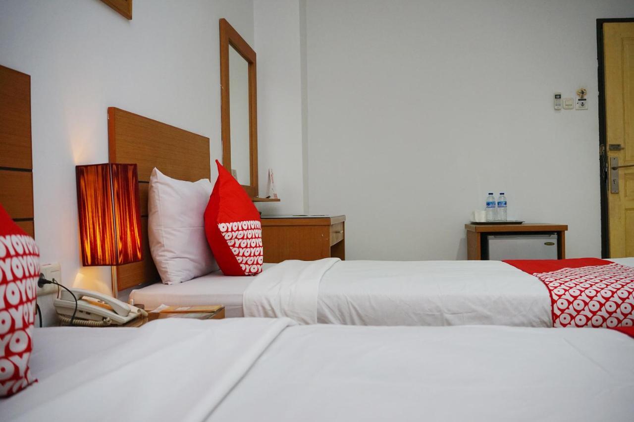 Oyo 2291 Hotel Bahagia Makassar Exterior photo