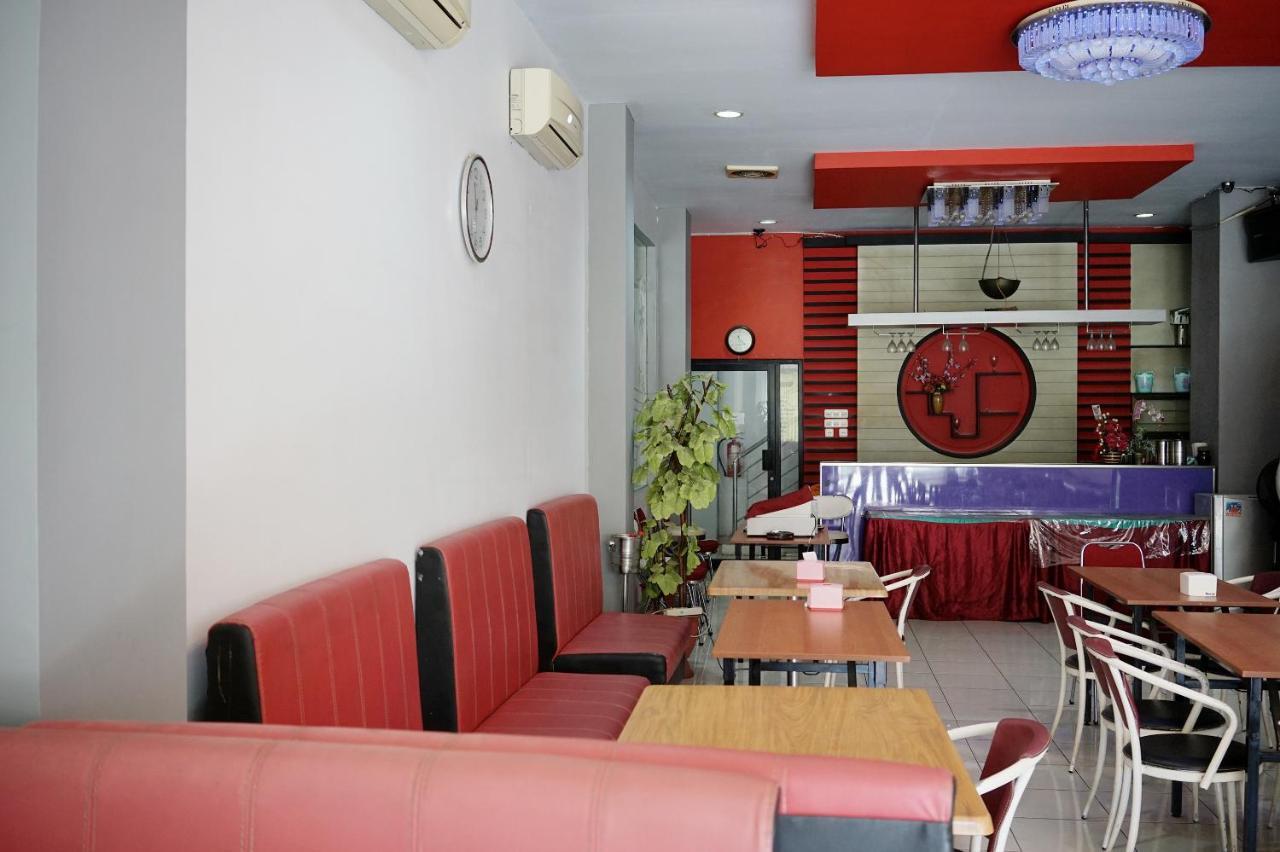 Oyo 2291 Hotel Bahagia Makassar Exterior photo