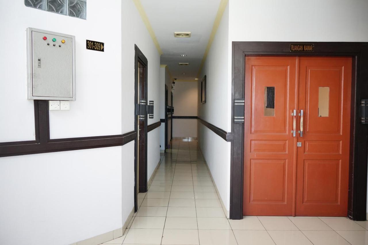 Oyo 2291 Hotel Bahagia Makassar Exterior photo