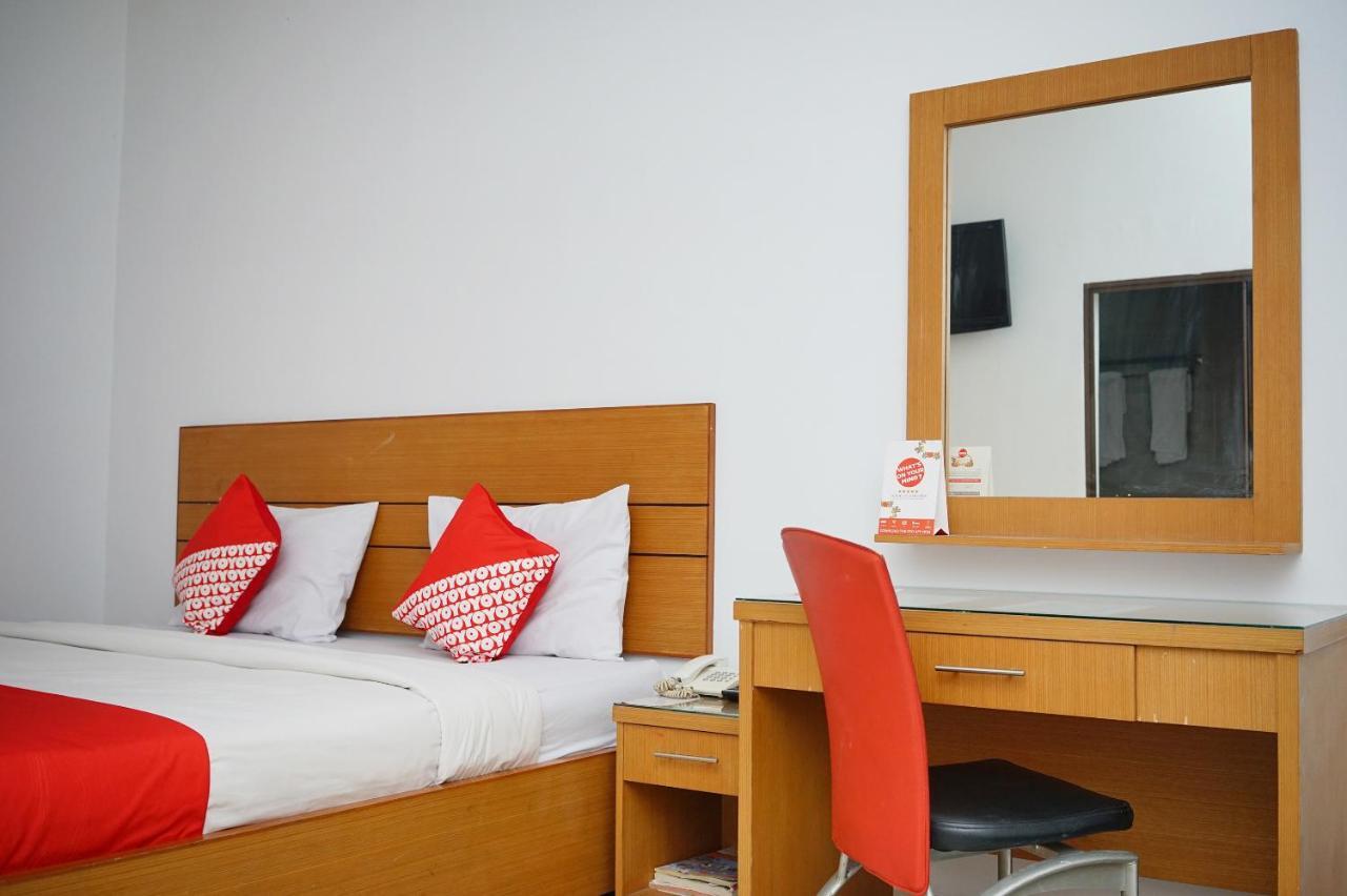 Oyo 2291 Hotel Bahagia Makassar Exterior photo
