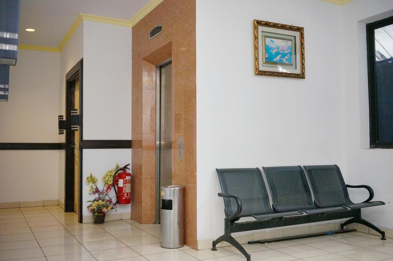 Oyo 2291 Hotel Bahagia Makassar Exterior photo