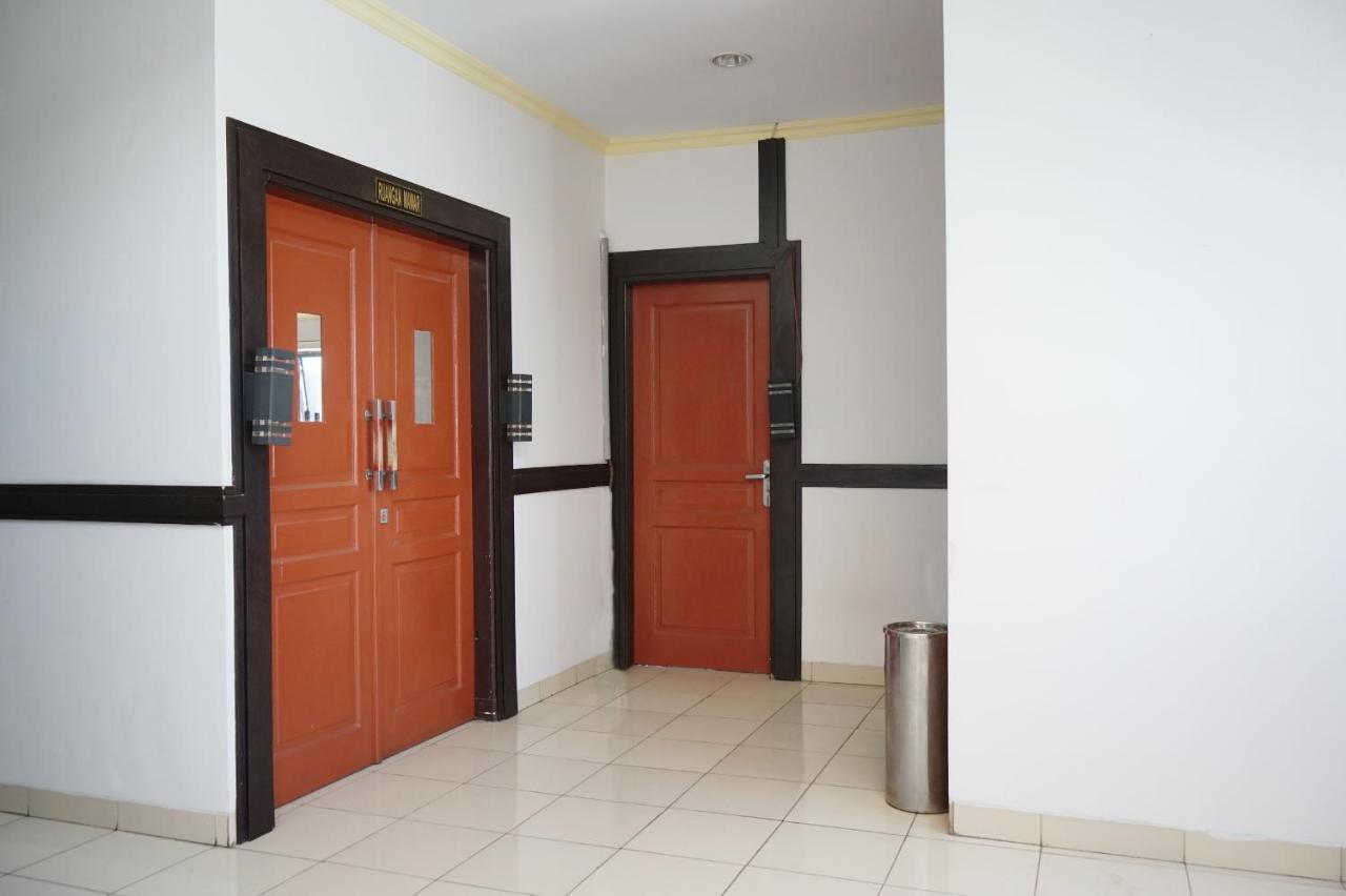 Oyo 2291 Hotel Bahagia Makassar Exterior photo