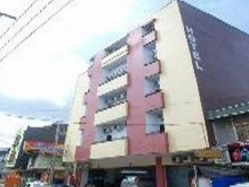 Oyo 2291 Hotel Bahagia Makassar Exterior photo